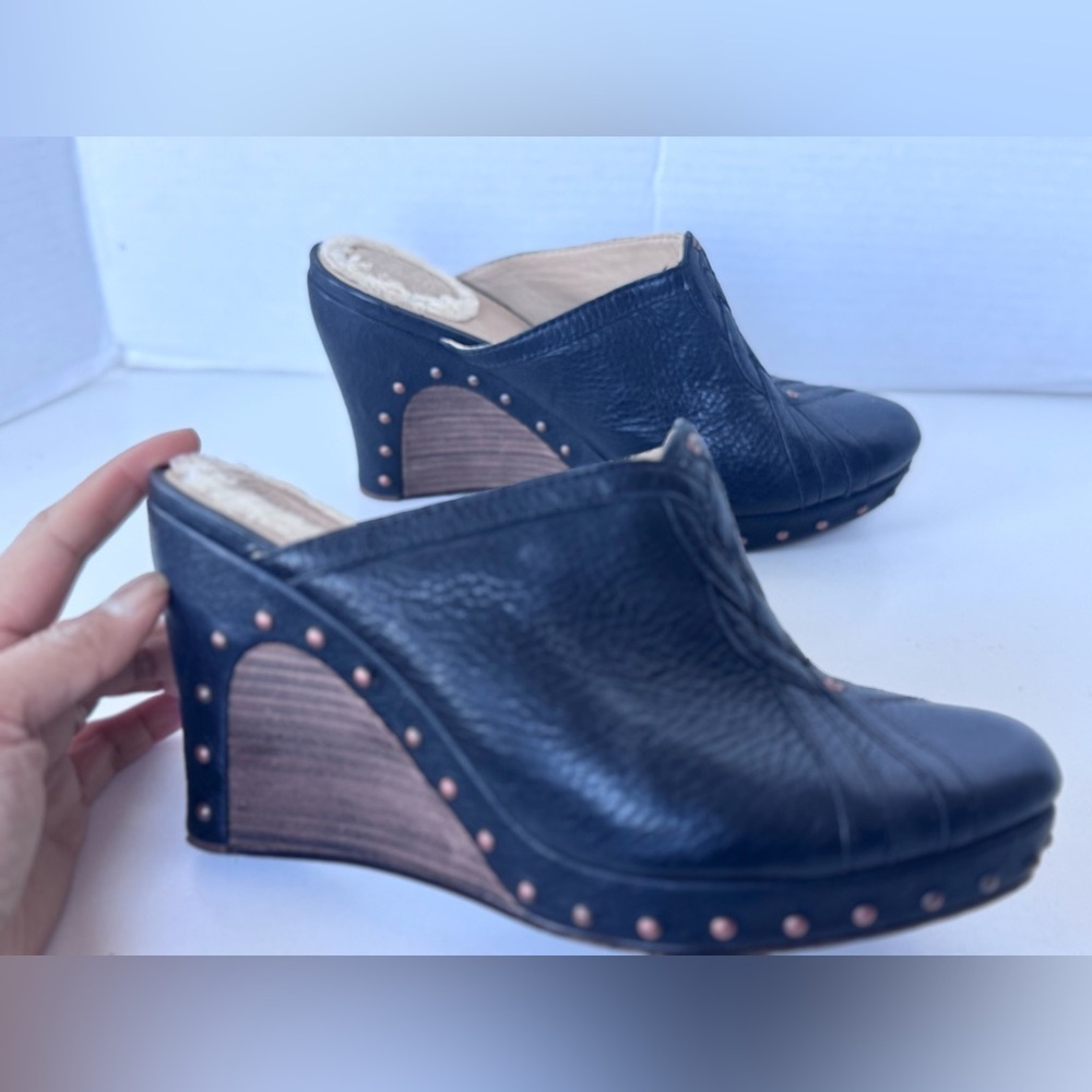 UGG Y2K Abigail Black Leather Studded Wedge Heel Mule Clog Shoes Women’s Size 8
